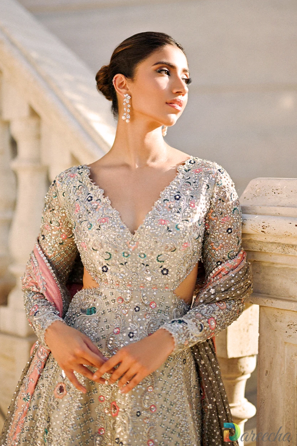 Front flare of icy tissue peshwas with side cutouts
