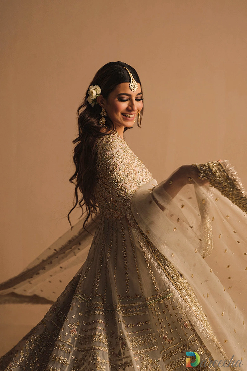 White pishwas with lehenga view with zardozi